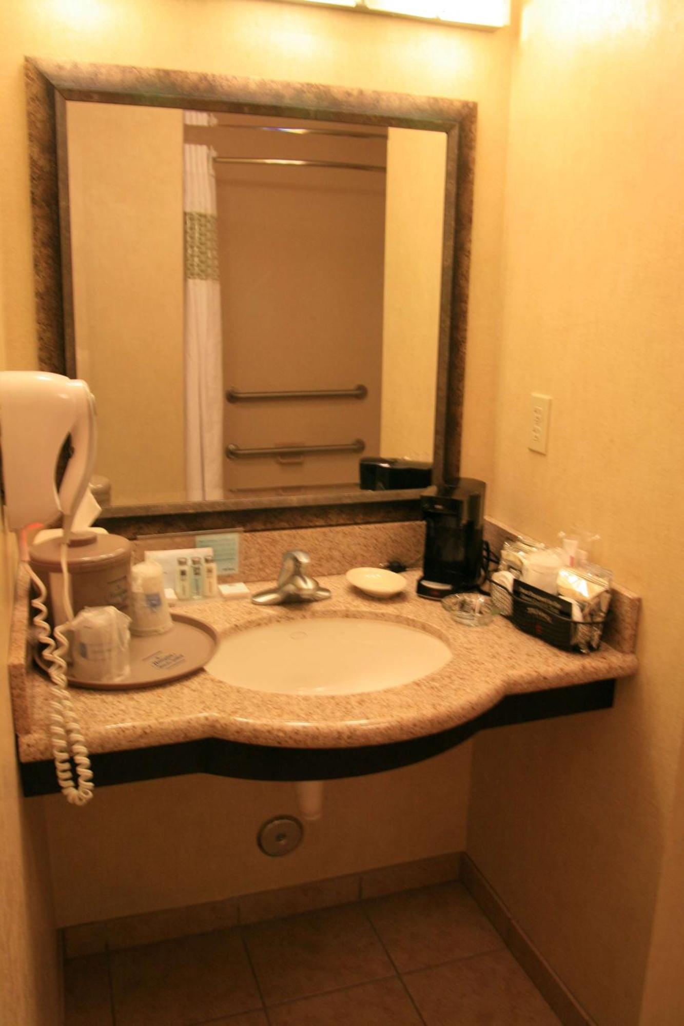 Hampton Inn And Suites Μπάρστοου Εξωτερικό φωτογραφία